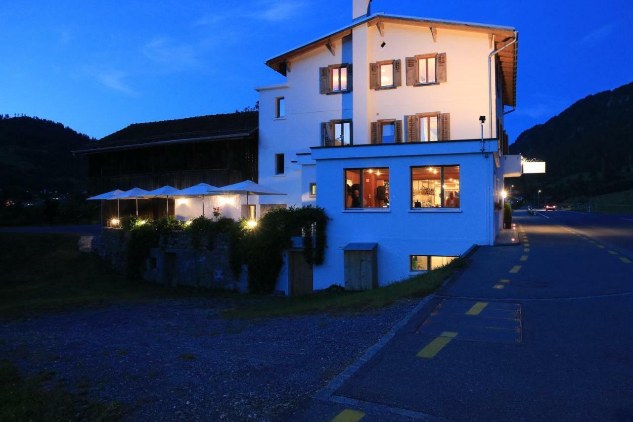 Hotel Landgasthof zum Glenner Domat Exterior foto